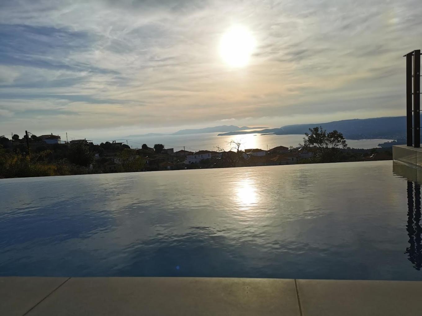 Sunset Luxury Villa Akritochori  ภายนอก รูปภาพ